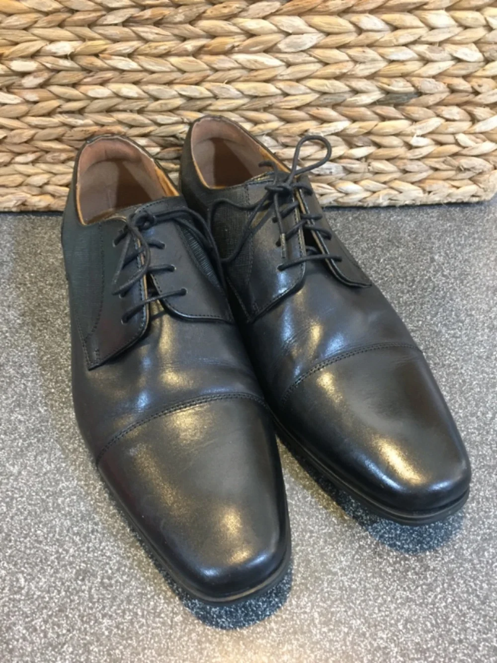 Florsheim Black Leather Cap-Toe Derby Shoes